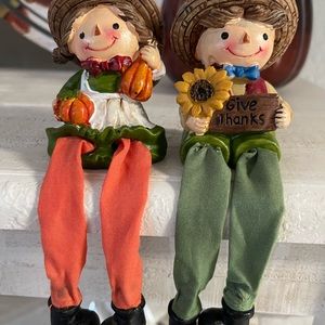 Set of 2 mini figures fall decor